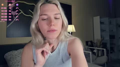 Olivia or just olive online show from December 2025 07:53:02 PM