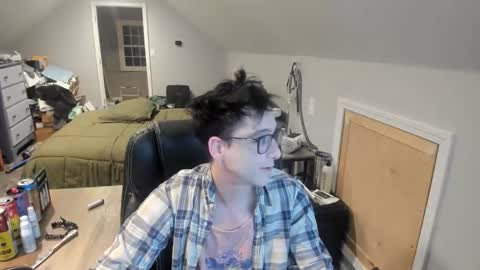 a Ordinary Boy online show from January 2026 01:32:01 AM