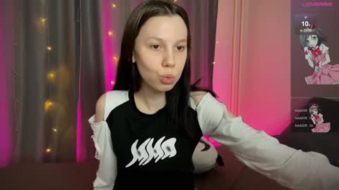 Snapshot of na_prikole_ chatting on January 2025 09:45:01 PM Vanessa and Julia online show from January 2025 09:45:01 PM