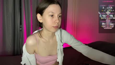 Snapshot of na_prikole_ chatting on January 2025 10:33:01 PM Vanessa and Julia online show from January 2025 10:33:01 PM