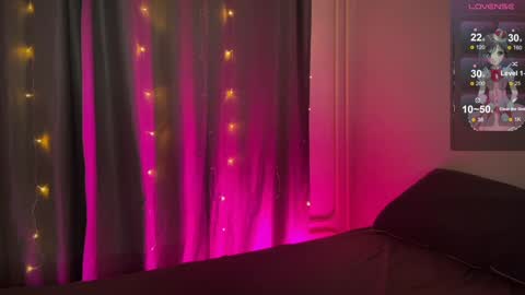 Snapshot of na_prikole_ chatting on January 2025 08:11:02 PM Vanessa and Julia online show from January 2025 08:11:02 PM