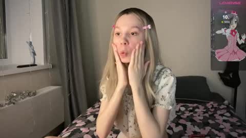 Snapshot of na_prikole_ chatting on February 2025 05:17:02 PM Vanessa and Julia online show from February 2025 05:17:02 PM