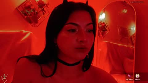 naamah_b online show from October 2025 01:44:02 PM