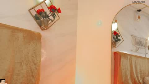 naamah_b online show from April 2026 03:29:01 PM