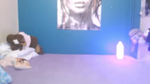 nadinnnea online show from February 2026 08:28:01 PM