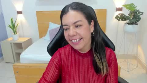 Snapshot of nahia_13 chatting on February 2025 06:01:02 AM N A H I A online show from February 2025 06:01:02 AM