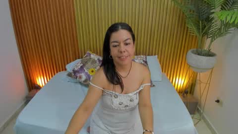 Snapshot of nahia_13 chatting on March 2025 06:01:02 PM N A H I A online show from March 2025 06:01:02 PM