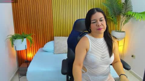 Snapshot of nahia_13 chatting on September 2025 12:05:01 PM N A H I A online show from September 2025 12:05:01 PM