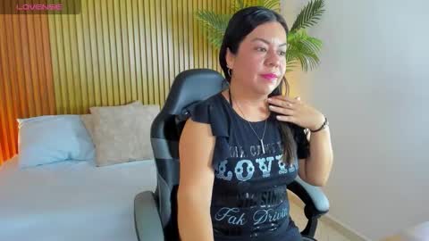 Snapshot of nahia_13 chatting on November 2025 12:04:02 PM N A H I A online show from November 2025 12:04:02 PM