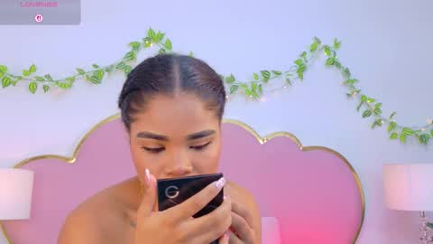 Snapshot of nahiarareina chatting on December 2025 02:15:01 PM NahiaraReina online show from December 2025 02:15:01 PM