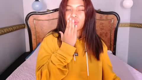 Snapshot of nahomi_tyler chatting on February 2025 06:40:01 AM Nahomy online show from February 2025 06:40:01 AM