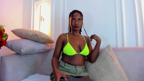 Nahomi online show from February 2026 12:45:02 PM