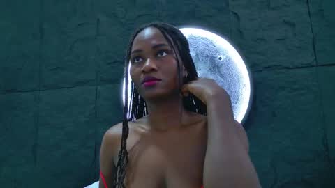 Nahomi online show from February 2026 12:12:01 PM