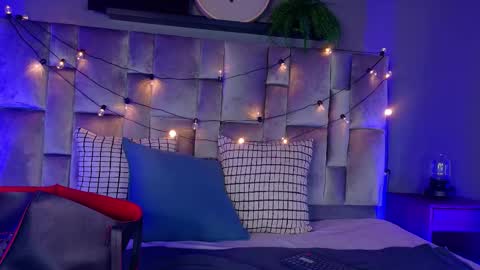  VICTORIA  online show from January 2026 08:00:01 PM