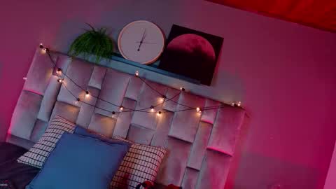  VICTORIA  online show from February 2026 07:34:02 PM