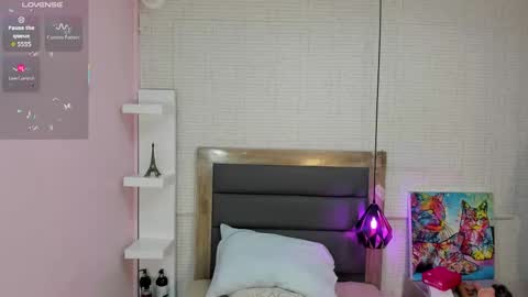 Snapshot of nahomirosse chatting on November 2025 12:05:01 PM SHELBY online show from November 2025 12:05:01 PM