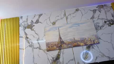 nahomy_smith23_aws online show from December 2025 01:14:02 AM