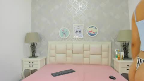 naia_cox online show from April 2026 03:39:02 AM