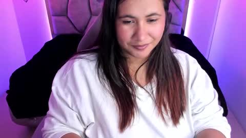 Snapshot of naia_karter chatting on January 2025 07:43:01 PM online show from January 2025 07:43:01 PM