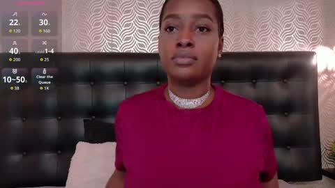 naiaramasson_ online show from April 2026 01:12:02 PM