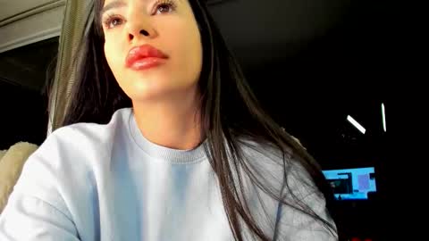 Snapshot of naila18 chatting on January 2026 04:18:01 AM Naila online show from January 2026 04:18:01 AM