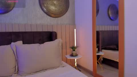 Naisha Ford online show from November 2025 12:38:02 PM