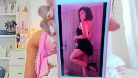 Snapshot of naissha chatting on October 2025 03:45:01 PM Naissha online show from October 2025 03:45:01 PM