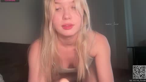 Snapshot of naive_love chatting on April 2026 02:41:01 PM Mia guest- Eva from DOUBLECUTIES online show from April 2026 02:41:01 PM