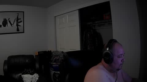 Snapshot of naked_fatty chatting on October 2025 01:39:01 AM naked_fatty online show from October 2025 01:39:01 AM