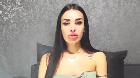 Lady online show from April 2026 02:21:01 PM