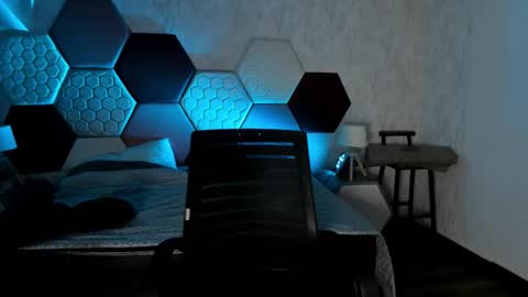 ----Namea------ online show from October 2025 12:39:02 PM