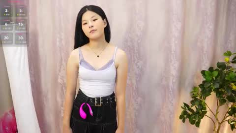 Snapshot of namguillot chatting on December 2025 03:11:01 AM Sol online show from December 2025 03:11:01 AM