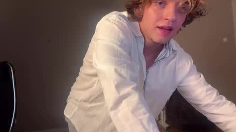 Snapshot of namiraaxel chatting on December 2024 08:12:02 PM Georges online show from December 2024 08:12:02 PM