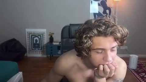 Snapshot of namiraaxel chatting on January 2025 08:30:01 PM Georges online show from January 2025 08:30:01 PM