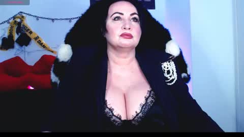 NanaLaGloss online show from January 2025 12:14:01 PM