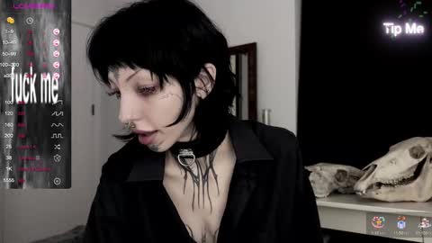 Nana online show from December 2024 06:05:01 PM