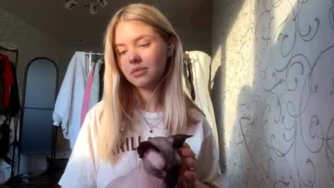 Snapshot of nancigoldy chatting on May 2026 04:24:02 PM Rina online show from May 2026 04:24:02 PM