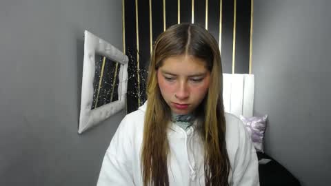 Snapshot of nancy_blonde chatting on June 2026 01:39:01 PM nancy blonde online show from June 2026 01:39:01 PM