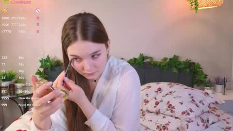 Luna online show from November 2025 05:06:01 AM