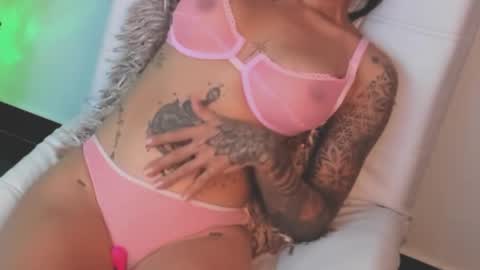 Snapshot of nany_tnt chatting on February 2025 05:59:01 AM NANY online show from February 2025 05:59:01 AM