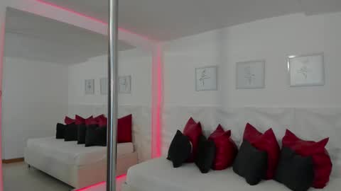 Snapshot of naomi_amoretti chatting on February 2026 04:44:01 PM Naomi Amoretti online show from February 2026 04:44:01 PM