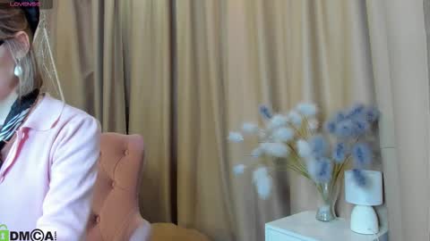 Naomi online show from November 2025 01:04:02 AM