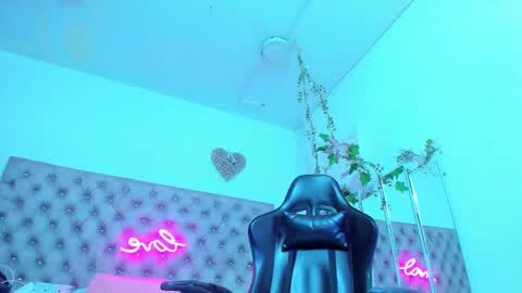 Naomi online show from January 2026 11:48:02 AM