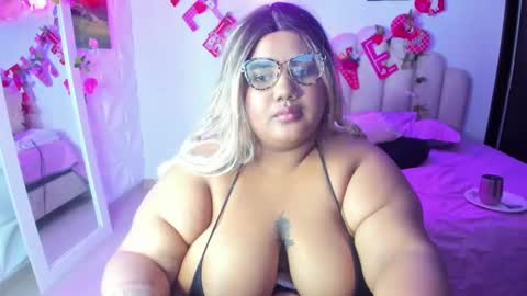 Snapshot of naomiasha_ chatting on February 2025 02:17:02 AM online show from February 2025 02:17:02 AM