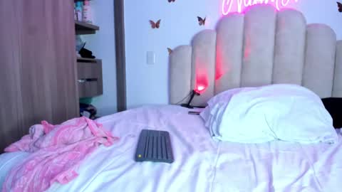 Snapshot of naomiasha_ chatting on October 2025 01:31:02 AM online show from October 2025 01:31:02 AM