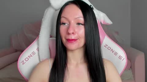 Naomi online show from November 2025 05:32:02 AM