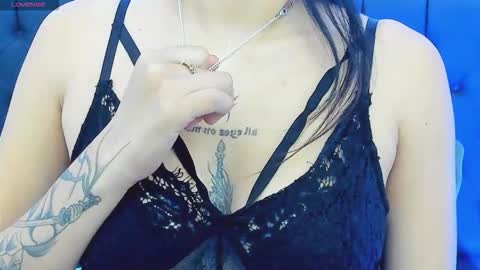 Snapshot of naomifrost chatting on November 2025 01:13:02 PM Naomi Frost online show from November 2025 01:13:02 PM