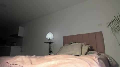 Naomii online show from March 2026 12:48:02 AM