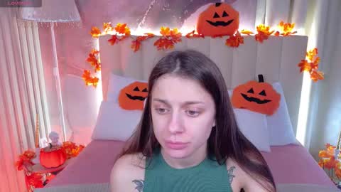 Naomi online show from October 2025 04:57:01 AM