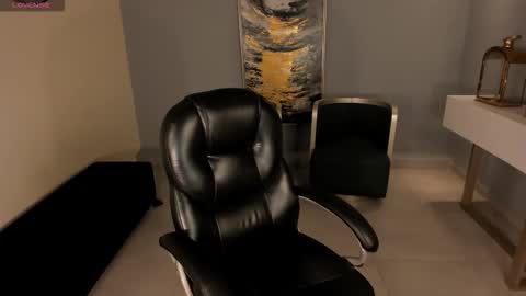 Snapshot of naomisainz chatting on November 2025 01:00:01 PM Naomi online show from November 2025 01:00:01 PM